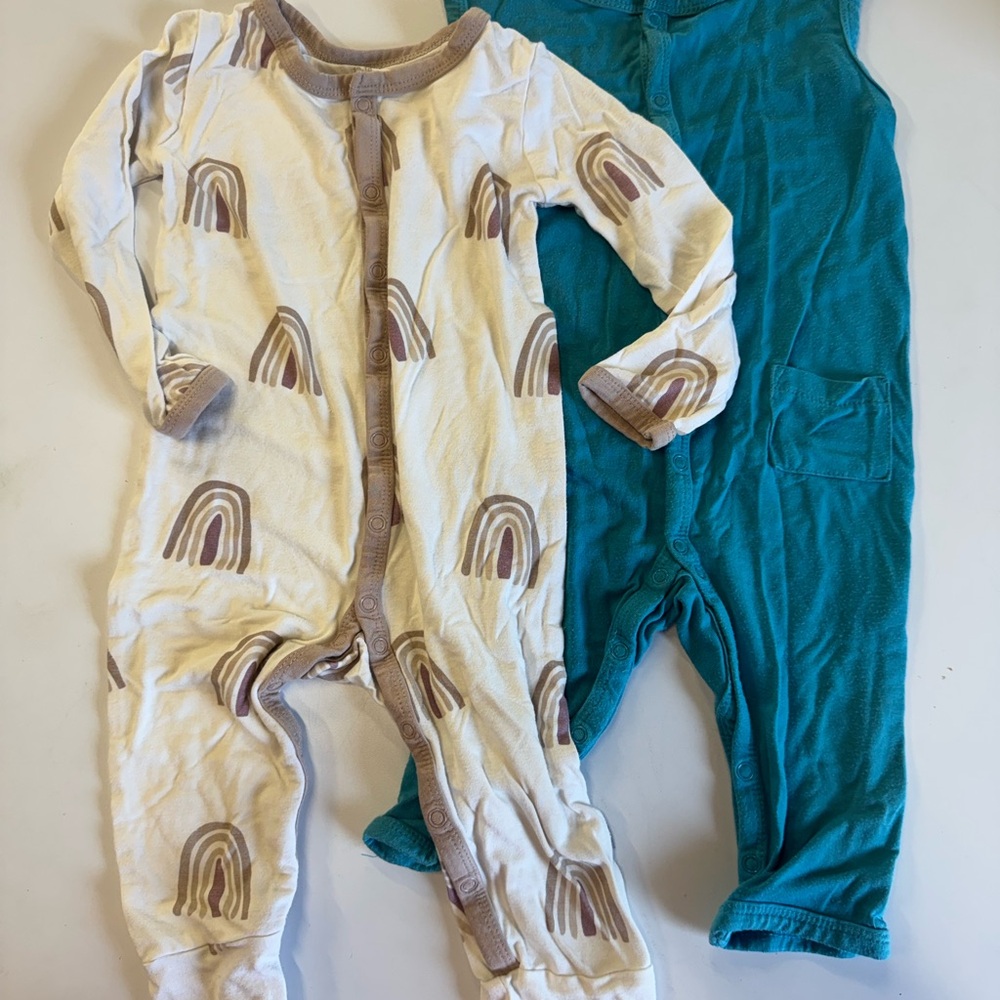 Kyte BABY Cream Rainbow Print and Teal Two-Piece Pajama Set
